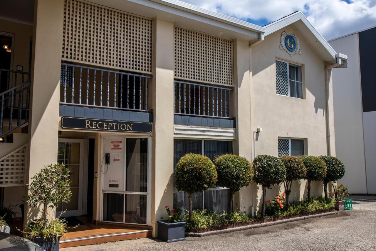 อัลบูรี จอร์เจียน โมเทล แอนด์ สวีท Hotel ออลเบอรี ภายนอก รูปภาพ